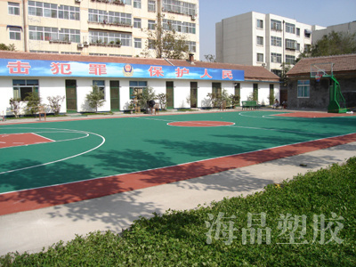 1、新泰市体育场塑胶跑道、人造草坪足球场、篮球场